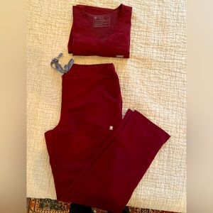 Figs scrub set jewel red tone. Women’s Catarina top and Zola skinny bottoms. M